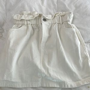 Wild honey cream skirt adorable!! Small